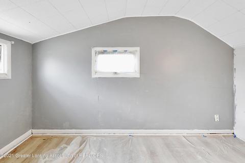 560 E Jolly Rd, Lansing, MI 48910 photo 24