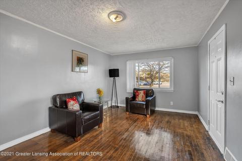 560 E Jolly Rd, Lansing, MI 48910 photo 9