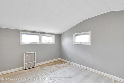 560 E Jolly Rd, Lansing, MI 48910 photo 25