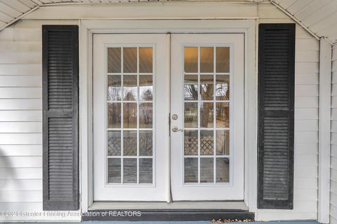 560 E Jolly Rd, Lansing, MI 48910 photo 33