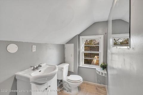 560 E Jolly Rd, Lansing, MI 48910 photo 26