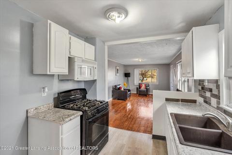 560 E Jolly Rd, Lansing, MI 48910 photo 12