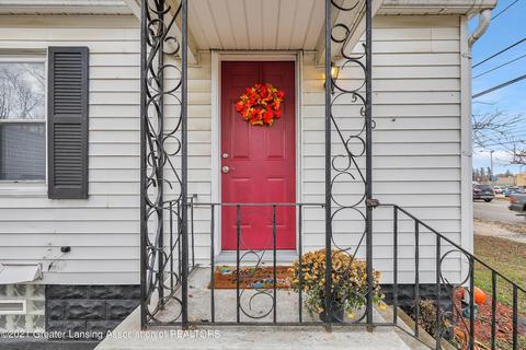 560 E Jolly Rd, Lansing, MI 48910 photo 5