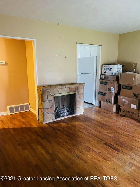 140 Pine St, Dimondale, MI 48821 photo 4