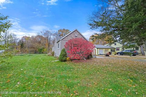 16404 Griswold Rd, Lansing, MI 48906 photo 2