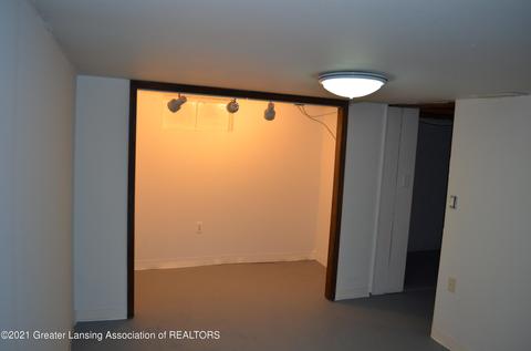 809 June St, Lansing, MI 48906 photo 31