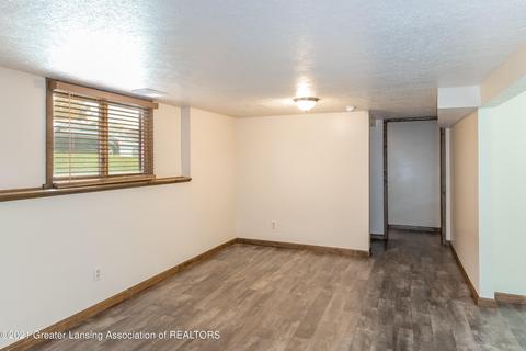 204 E Chimney Hill Dr, Dewitt, MI 48820 photo 17