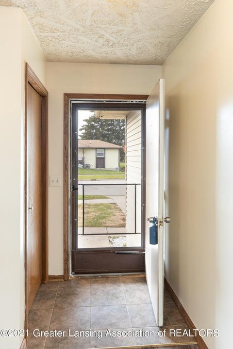 204 E Chimney Hill Dr, Dewitt, MI 48820 photo 6