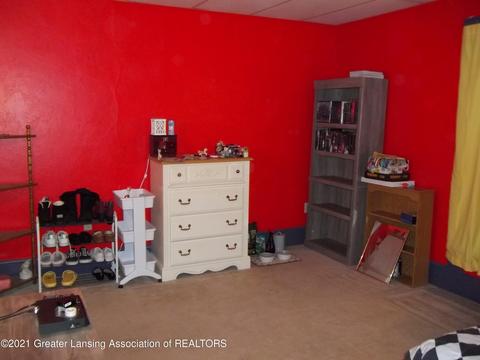 226 S Main St, Perry, MI 48872 photo 29