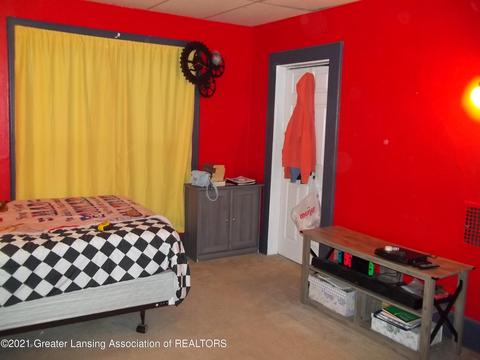 226 S Main St, Perry, MI 48872 photo 30
