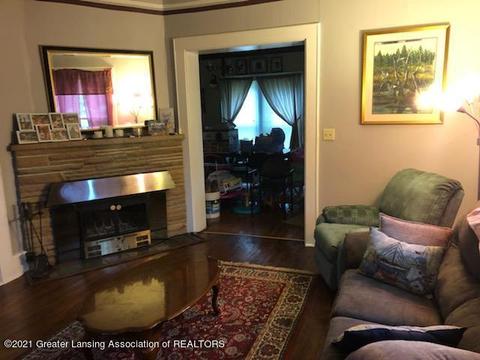 226 S Main St, Perry, MI 48872 photo 9
