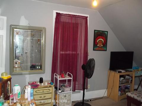 226 S Main St, Perry, MI 48872 photo 27