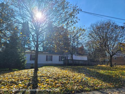 126 E Howe Ave, Lansing, MI 48906 photo 2