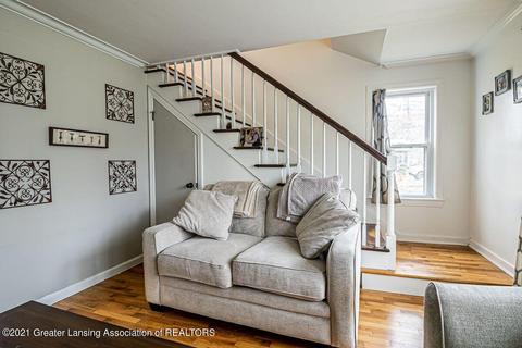 302 E Clark St, Saint Johns, MI 48879 photo 4