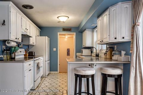 302 E Clark St, Saint Johns, MI 48879 photo 7