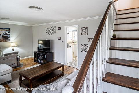 302 E Clark St, Saint Johns, MI 48879 photo 3