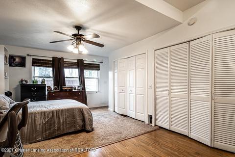 302 E Clark St, Saint Johns, MI 48879 photo 9