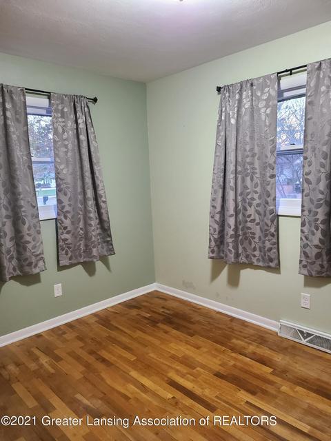 548 Cosmopolitan, Marshall, MI 49068 photo 12