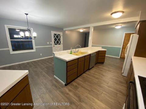 548 Cosmopolitan, Marshall, MI 49068 photo 24