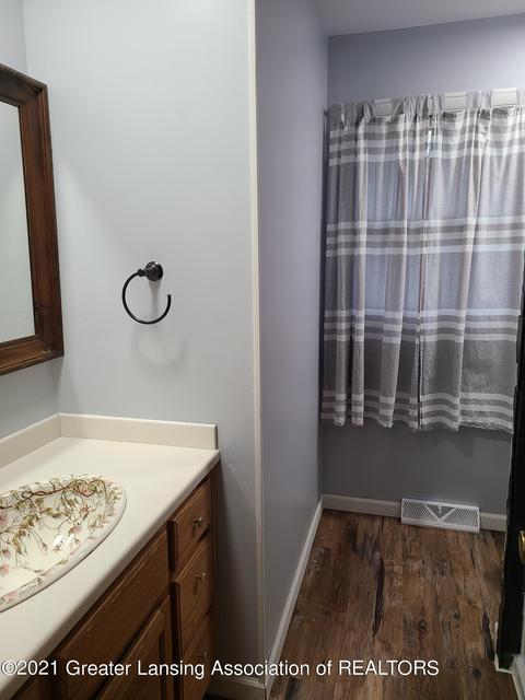 548 Cosmopolitan, Marshall, MI 49068 photo 8