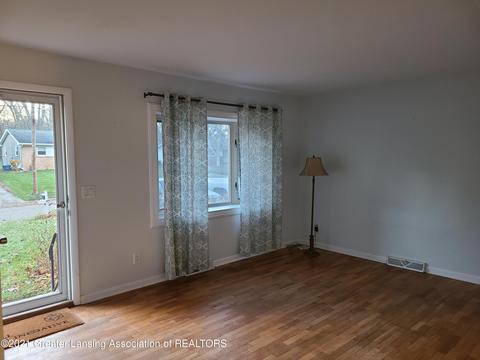 548 Cosmopolitan, Marshall, MI 49068 photo 7