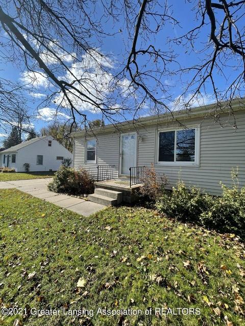1007 Maycroft Rd, Lansing, MI 48917 photo 1