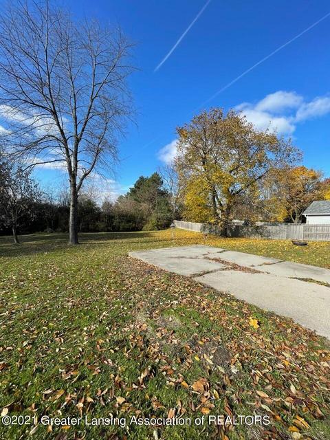 1007 Maycroft Rd, Lansing, MI 48917 photo 13