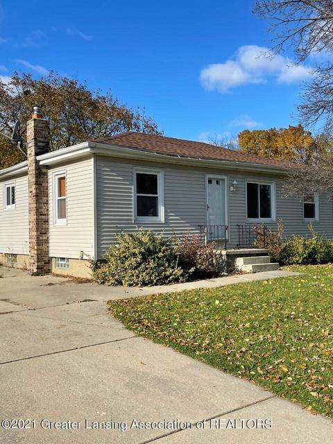1007 Maycroft Rd, Lansing, MI 48917 photo 2