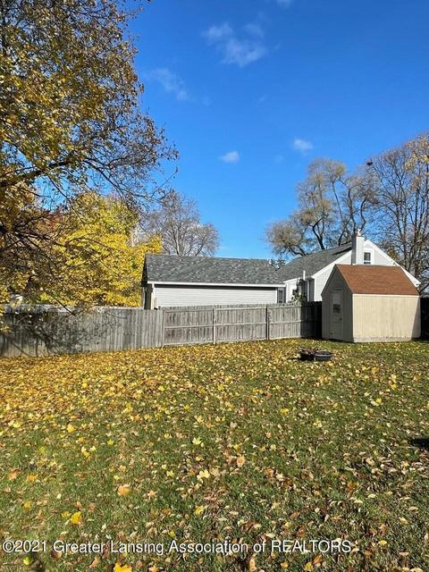 1007 Maycroft Rd, Lansing, MI 48917 photo 11