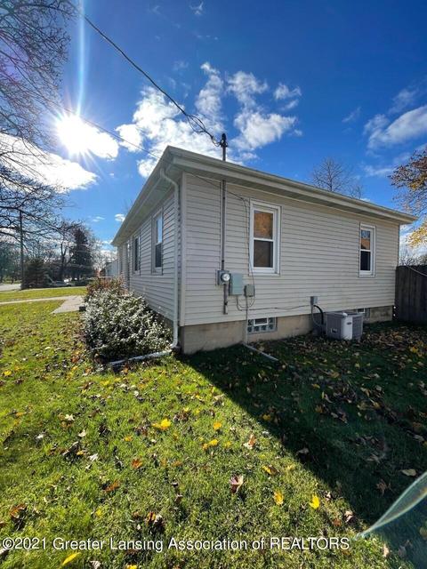 1007 Maycroft Rd, Lansing, MI 48917 photo 5