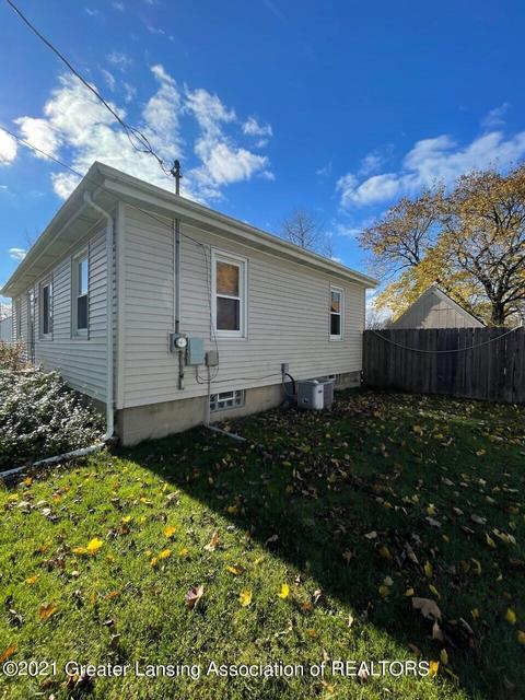 1007 Maycroft Rd, Lansing, MI 48917 photo 6