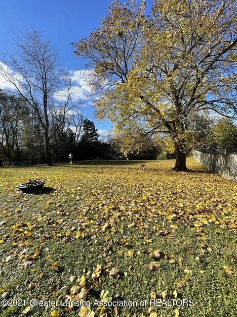 1007 Maycroft Rd, Lansing, MI 48917 photo 10