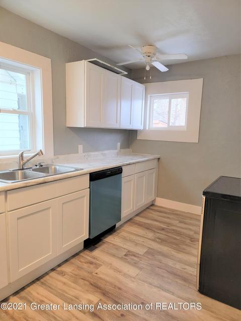 1008 E North St, Lansing, MI 48906 photo 4