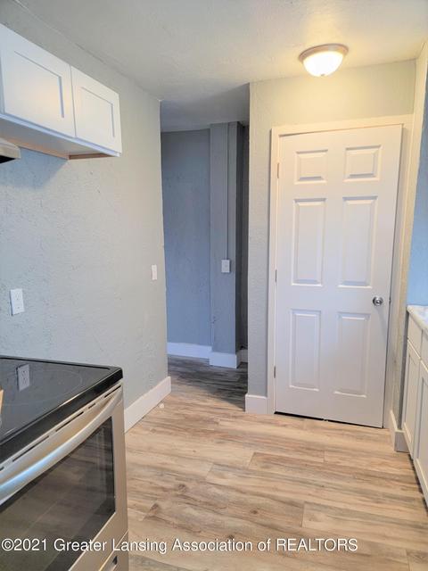 1008 E North St, Lansing, MI 48906 photo 6