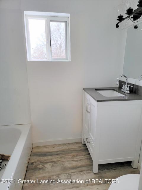 1008 E North St, Lansing, MI 48906 photo 15