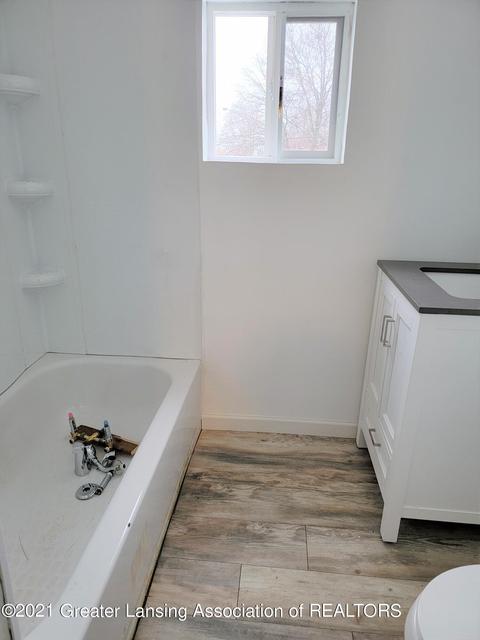 1008 E North St, Lansing, MI 48906 photo 17