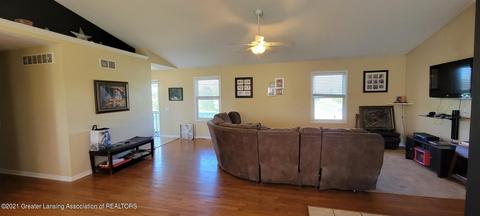 10235 W Howe Rd, Eagle, MI 48822 photo 8
