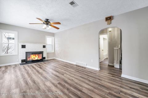 409 N Bridge St, Dewitt, MI 48820 photo 7