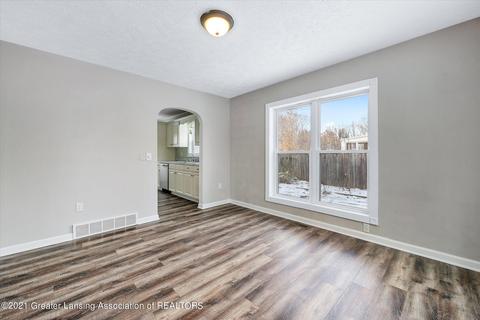 409 N Bridge St, Dewitt, MI 48820 photo 11