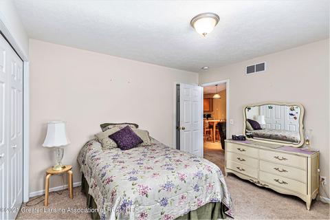 902 Randy Ln, Saint Johns, MI 48879 photo 11