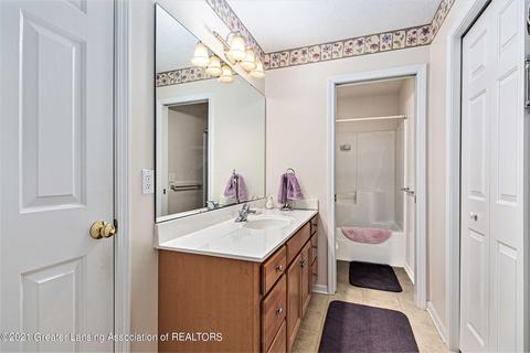 902 Randy Ln, Saint Johns, MI 48879 photo 12