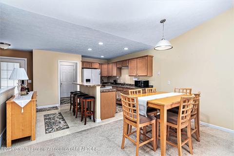 902 Randy Ln, Saint Johns, MI 48879 photo 6