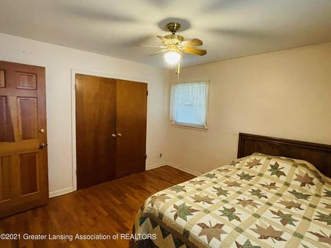 4420 Devonshire Ave, Lansing, MI 48910 photo 2
