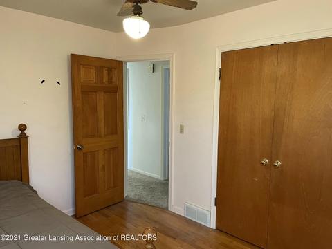 4420 Devonshire Ave, Lansing, MI 48910 photo 3