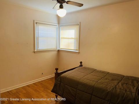 4420 Devonshire Ave, Lansing, MI 48910 photo 4