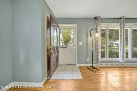 417 Rosadell Ave, Lansing, MI 48910 photo 5