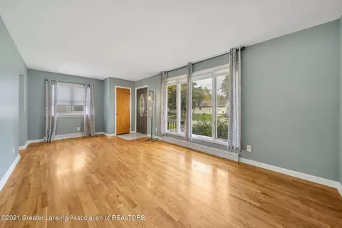417 Rosadell Ave, Lansing, MI 48910 photo 6