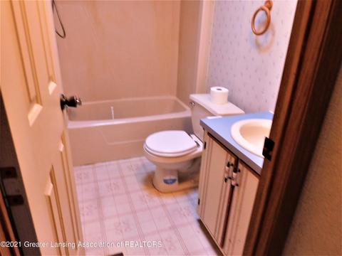 13998 Center Rd, Bath, MI 48808 photo 14