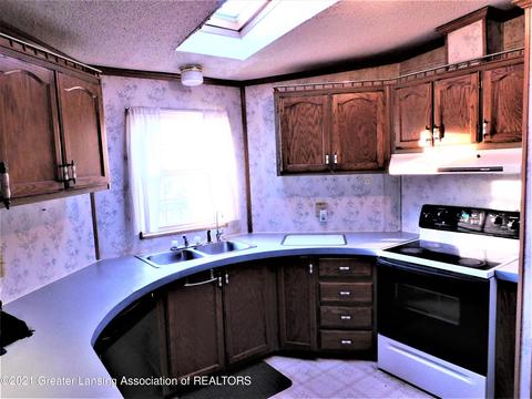 13998 Center Rd, Bath, MI 48808 photo 10