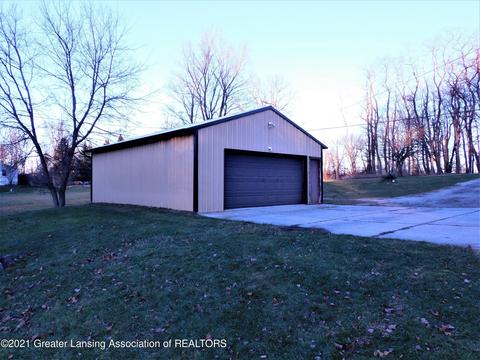 13998 Center Rd, Bath, MI 48808 photo 3